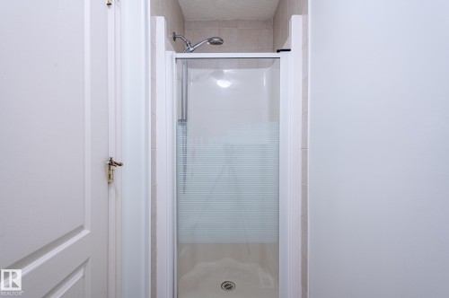 310 Livingstone Court Nw, Edmonton, AB - Indoor Photo Showing Bathroom