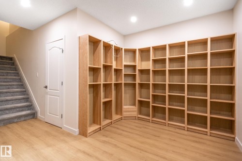 310 Livingstone Court Nw, Edmonton, AB - Indoor