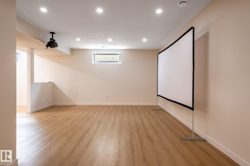 310 Livingstone Court Nw, Edmonton, AB - Indoor