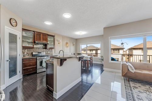 5156 2 Avenue Sw, Edmonton, AB - Indoor Photo Showing Kitchen