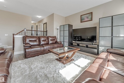 5156 2 Avenue Sw, Edmonton, AB - Indoor Photo Showing Living Room