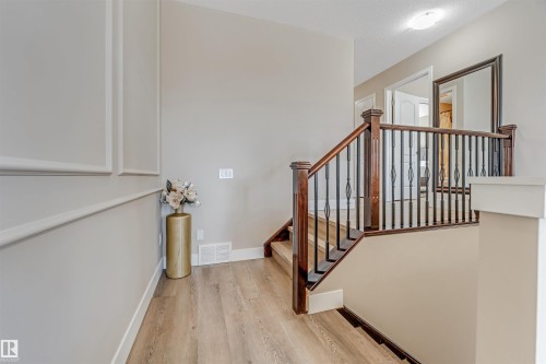 5156 2 Avenue Sw, Edmonton, AB - Indoor Photo Showing Other Room