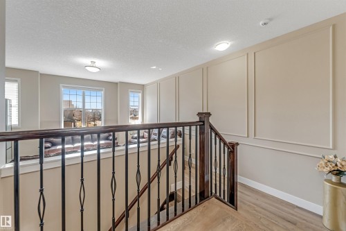 5156 2 Avenue Sw, Edmonton, AB - Indoor Photo Showing Other Room