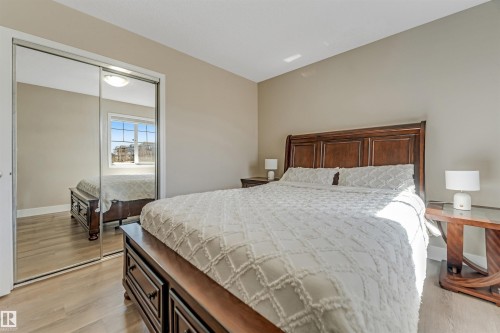 5156 2 Avenue Sw, Edmonton, AB - Indoor Photo Showing Bedroom