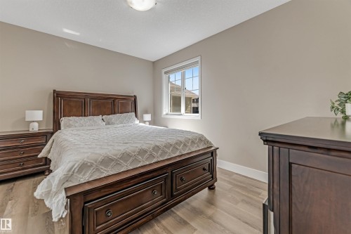 5156 2 Avenue Sw, Edmonton, AB - Indoor Photo Showing Bedroom