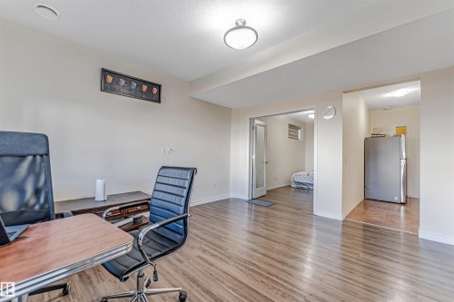 5156 2 Avenue Sw, Edmonton, AB - Indoor