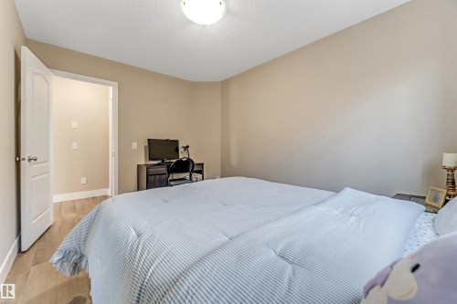 5156 2 Avenue Sw, Edmonton, AB - Indoor Photo Showing Bedroom