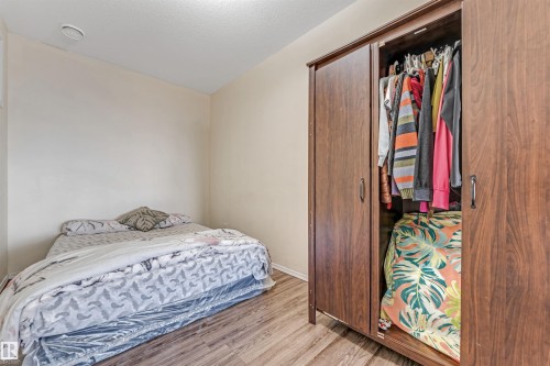 5156 2 Avenue Sw, Edmonton, AB - Indoor Photo Showing Bedroom