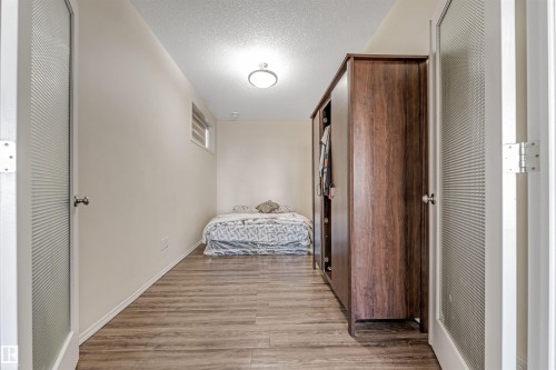 5156 2 Avenue Sw, Edmonton, AB - Indoor Photo Showing Other Room