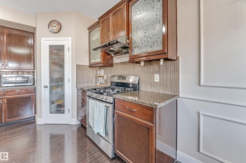5156 2 Avenue Sw, Edmonton, AB - Indoor Photo Showing Kitchen