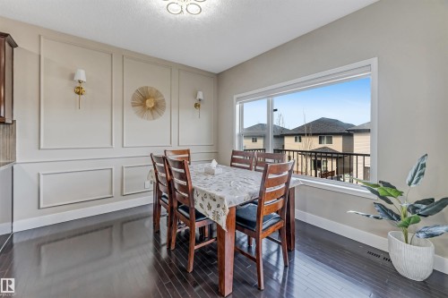 5156 2 Avenue Sw, Edmonton, AB - Indoor Photo Showing Dining Room
