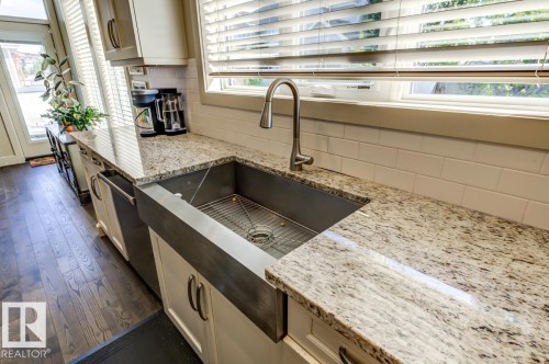 2047 90 Street Sw, Edmonton, AB - Indoor Photo Showing Kitchen With Upgraded Kitchen