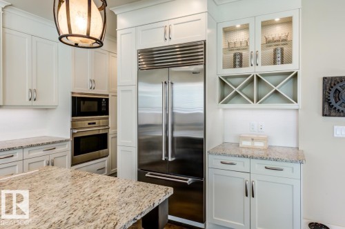 2047 90 Street Sw, Edmonton, AB - Indoor Photo Showing Kitchen
