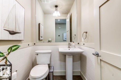 2047 90 Street Sw, Edmonton, AB - Indoor Photo Showing Bathroom