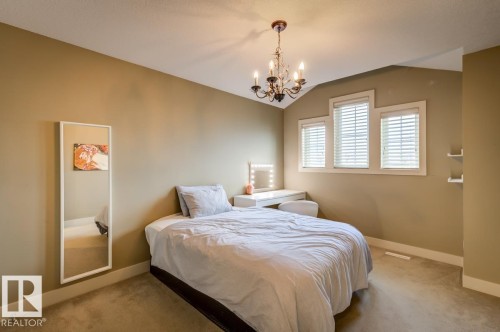 2047 90 Street Sw, Edmonton, AB - Indoor Photo Showing Bedroom