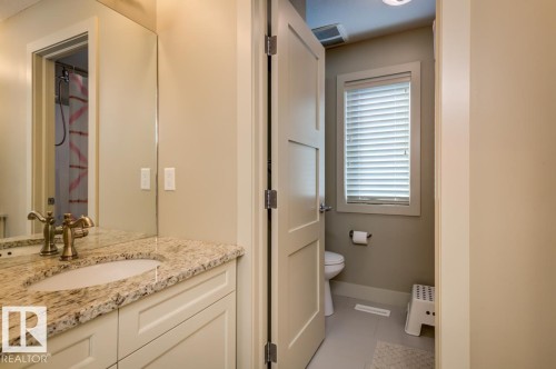2047 90 Street Sw, Edmonton, AB - Indoor Photo Showing Bathroom