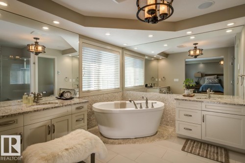 2047 90 Street Sw, Edmonton, AB - Indoor Photo Showing Bathroom