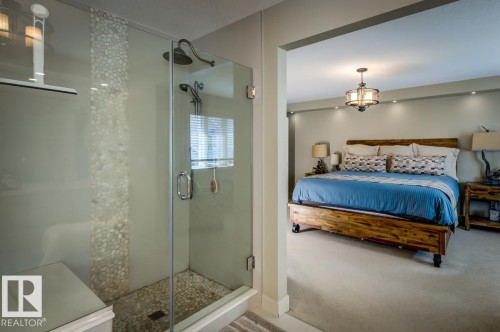 2047 90 Street Sw, Edmonton, AB - Indoor Photo Showing Bedroom