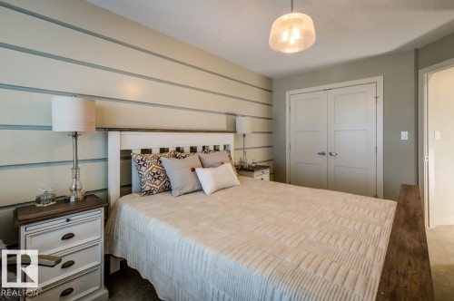 2047 90 Street Sw, Edmonton, AB - Indoor Photo Showing Bedroom