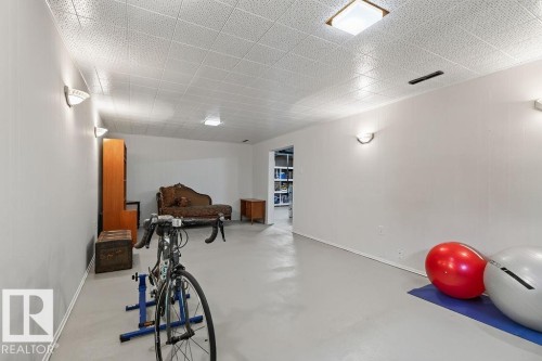3824 114 Avenue Nw, Edmonton, AB - Indoor