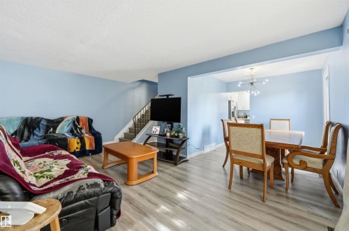 8423 Mill Woods Road Nw, Edmonton, AB - Indoor