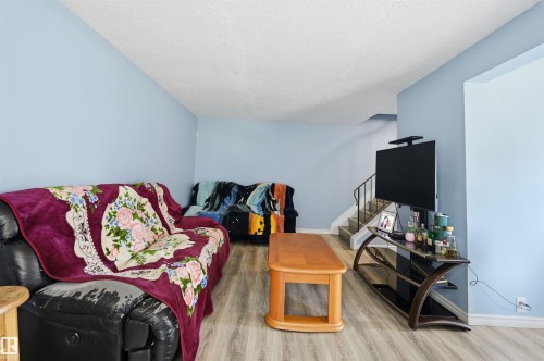 8423 Mill Woods Road Nw, Edmonton, AB - Indoor