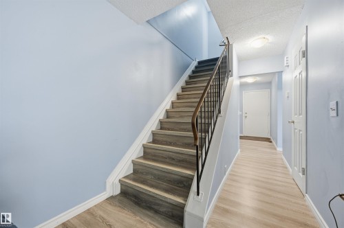 8423 Mill Woods Road Nw, Edmonton, AB - Indoor Photo Showing Other Room