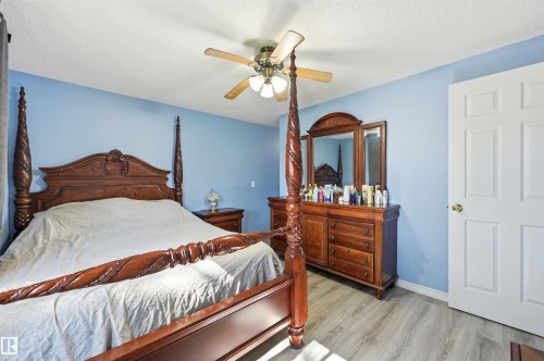8423 Mill Woods Road Nw, Edmonton, AB - Indoor Photo Showing Bedroom