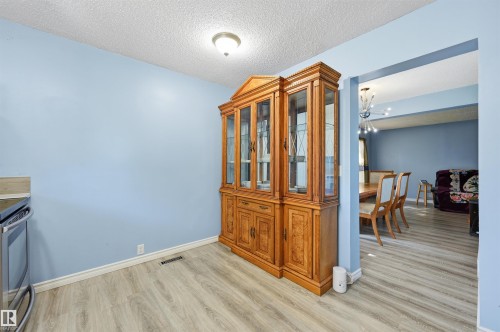 8423 Mill Woods Road Nw, Edmonton, AB - Indoor