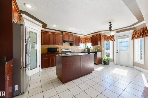 5911 166 Avenue Nw, Edmonton, AB 