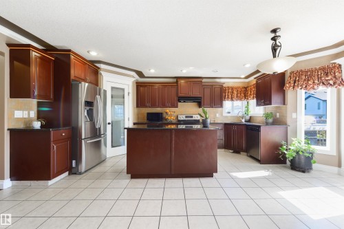 5911 166 Avenue Nw, Edmonton, AB 