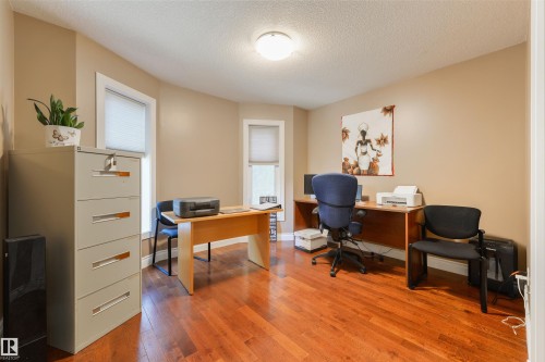 5911 166 Avenue Nw, Edmonton, AB 