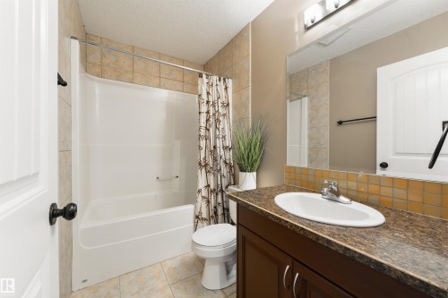 5911 166 Avenue Nw, Edmonton, AB 