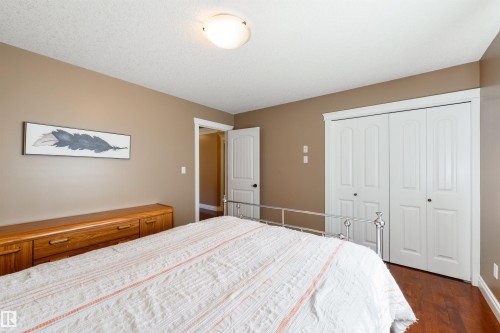 5911 166 Avenue Nw, Edmonton, AB 