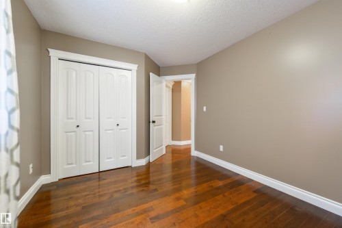 5911 166 Avenue Nw, Edmonton, AB 