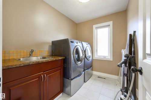 5911 166 Avenue Nw, Edmonton, AB 
