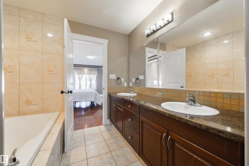 5911 166 Avenue Nw, Edmonton, AB 