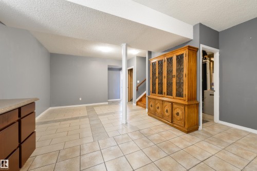 5911 166 Avenue Nw, Edmonton, AB 
