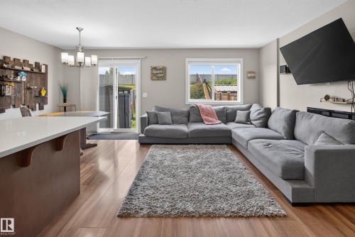 3520 9 Street Nw, Edmonton, AB - Indoor Photo Showing Living Room