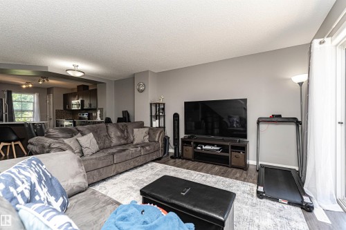 #22 4029 Orchards Dr Sw, Edmonton, AB - Indoor Photo Showing Living Room