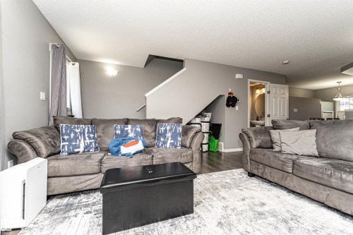 #22 4029 Orchards Dr Sw, Edmonton, AB - Indoor Photo Showing Living Room