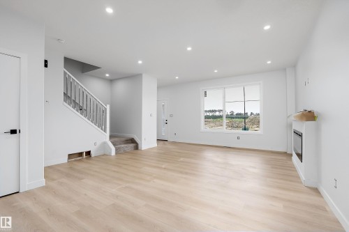 525 Robinson Boulevard, Leduc, AB - Indoor Photo Showing Other Room