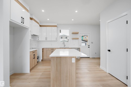 525 Robinson Boulevard, Leduc, AB - Indoor Photo Showing Kitchen