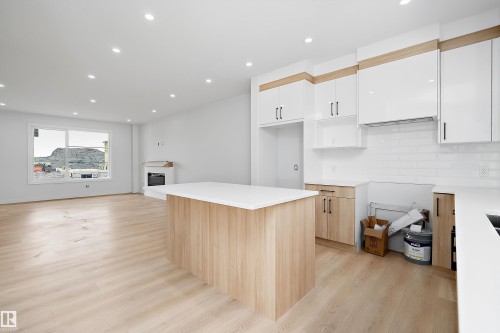 525 Robinson Boulevard, Leduc, AB - Indoor Photo Showing Kitchen