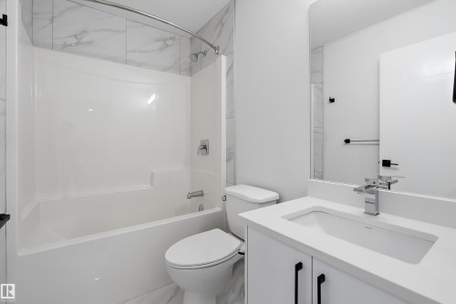 525 Robinson Boulevard, Leduc, AB - Indoor Photo Showing Bathroom