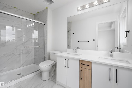 525 Robinson Boulevard, Leduc, AB - Indoor Photo Showing Bathroom