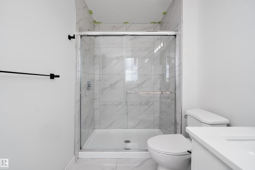 525 Robinson Boulevard, Leduc, AB - Indoor Photo Showing Bathroom