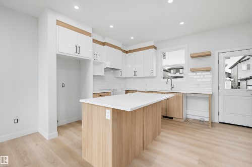 525 Robinson Boulevard, Leduc, AB - Indoor Photo Showing Kitchen