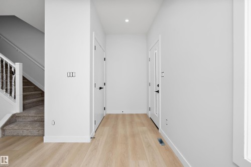 525 Robinson Boulevard, Leduc, AB - Indoor Photo Showing Other Room