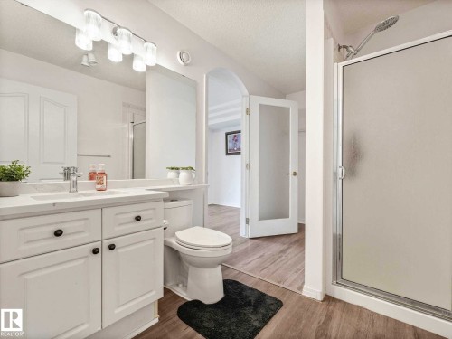 1217 115A Street Nw, Edmonton, AB - Indoor Photo Showing Bathroom